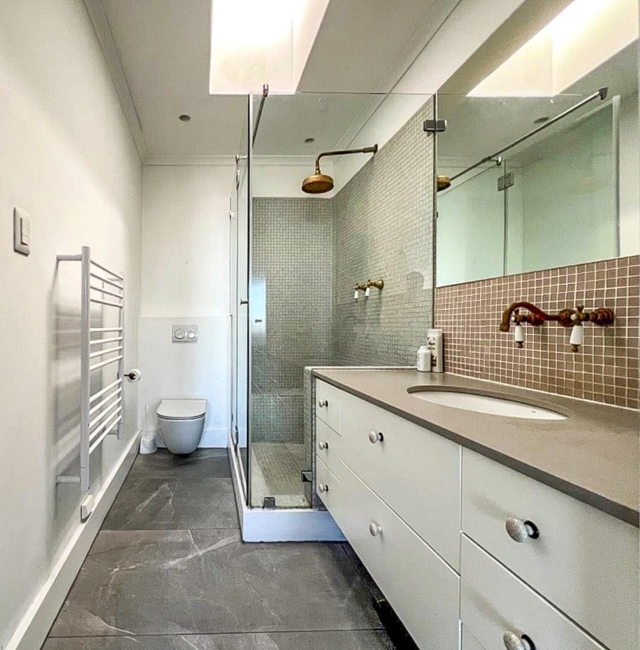 2 Bedroom Property for Sale in Sea Point Western Cape